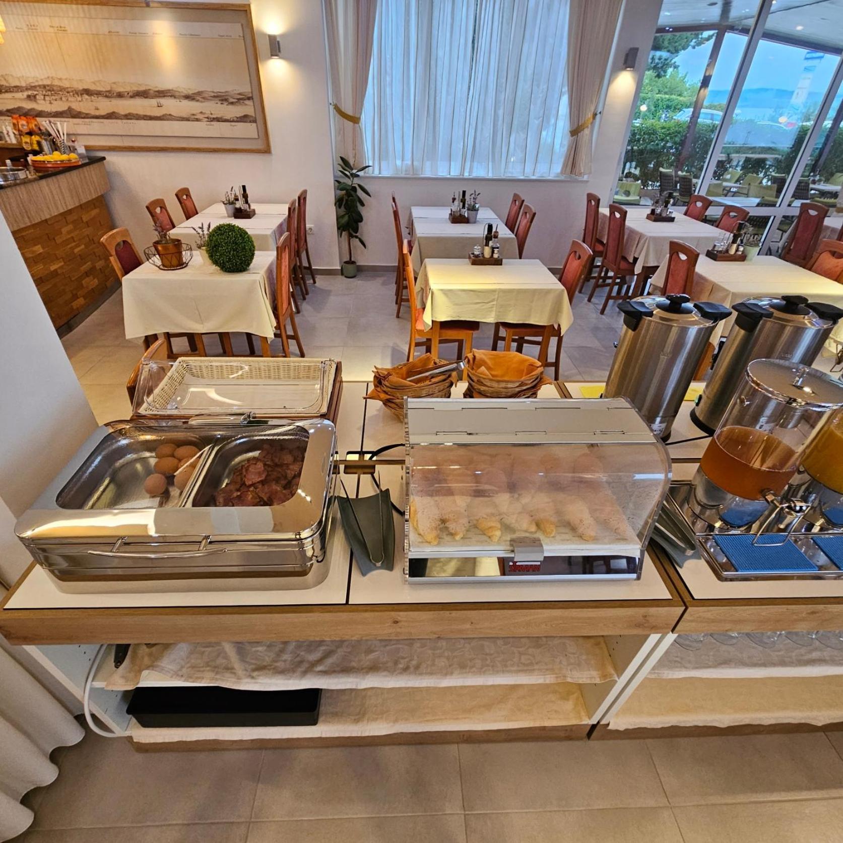 Pension Augustino Miletici ภายนอก รูปภาพ