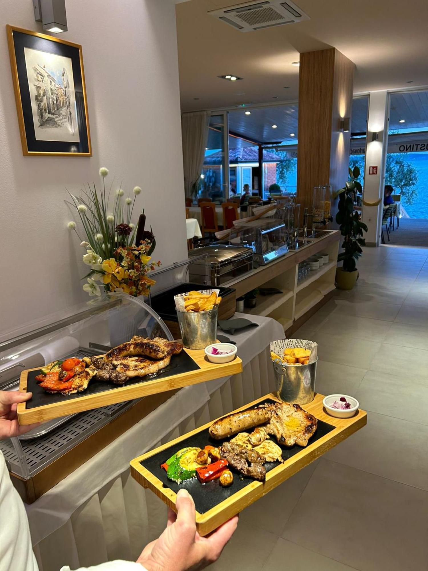 Pension Augustino Miletici ภายนอก รูปภาพ